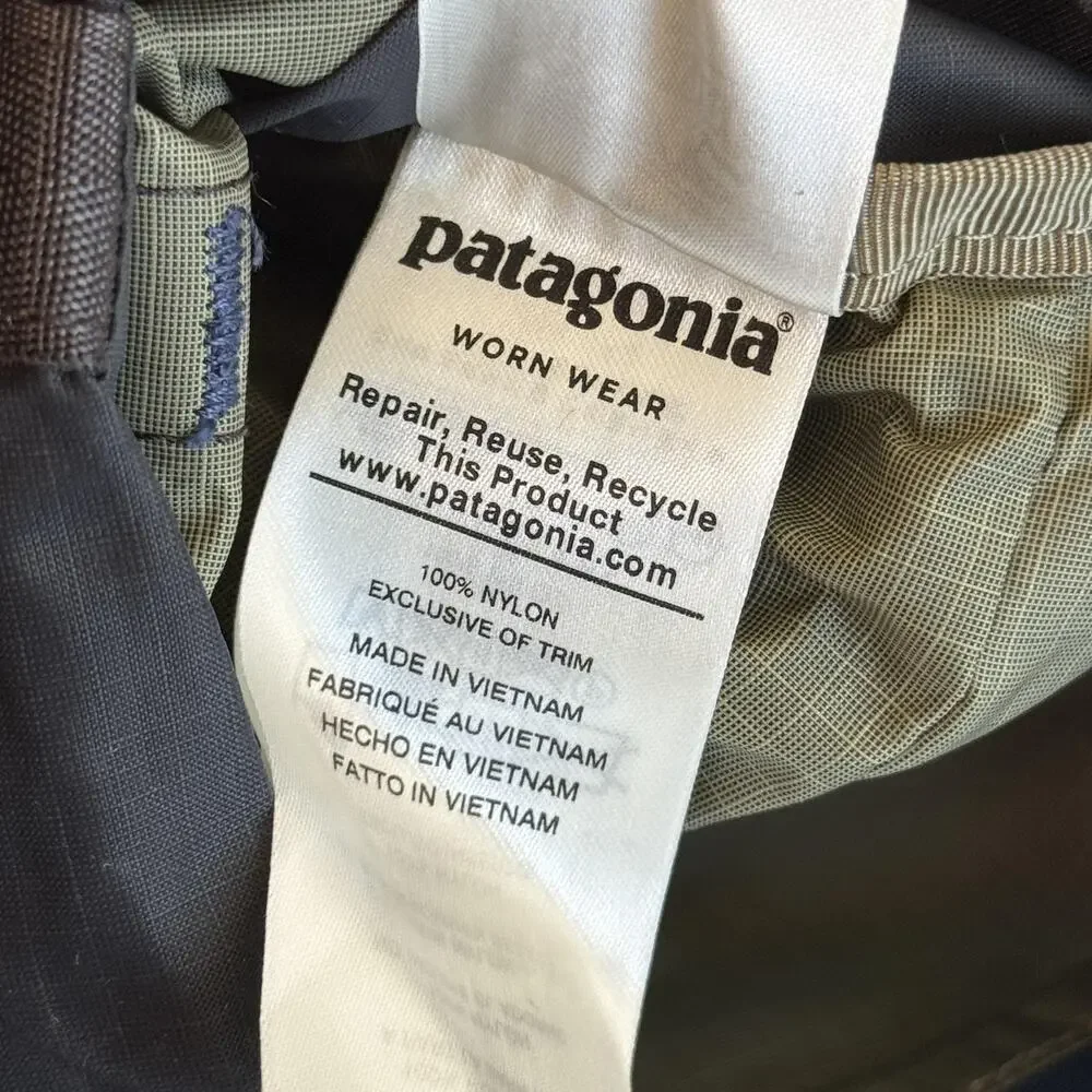Patagonia Ultralight Black Hole Pack 20L Backpack Hiking Black Herbalife Logo